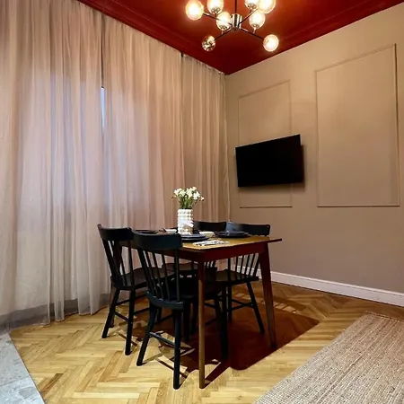 Apartament Unexpected Historical - & Quiet Bucureşti
