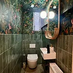 Unexpected Historical - & Quiet بوخارست